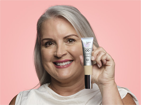 Femme qui porte la CC crème N°1